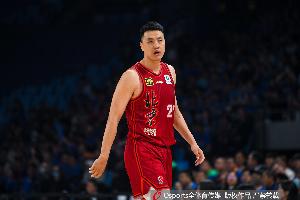 记者:北京“老弱”残阵把分差一度追到10分内 拼劲比名气更重要配图