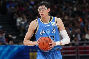 进攻端也需要做更多!周琦6中3拿到7分8板2断4帽配图