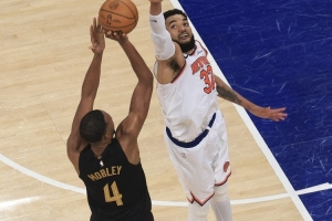 巴克利：骑士优势在内线莫布里却摸不到球 现在的NBA毫无战术可言配图