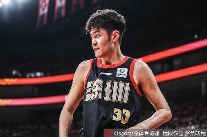 高效发挥难救主!王浩然10中6拿到17分7板1助1帽 罚球5中4配图