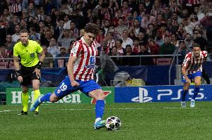 赛后自曝想走!镜报:小蜘蛛团队曾礼貌告知阿森纳,他只想去巴萨配图